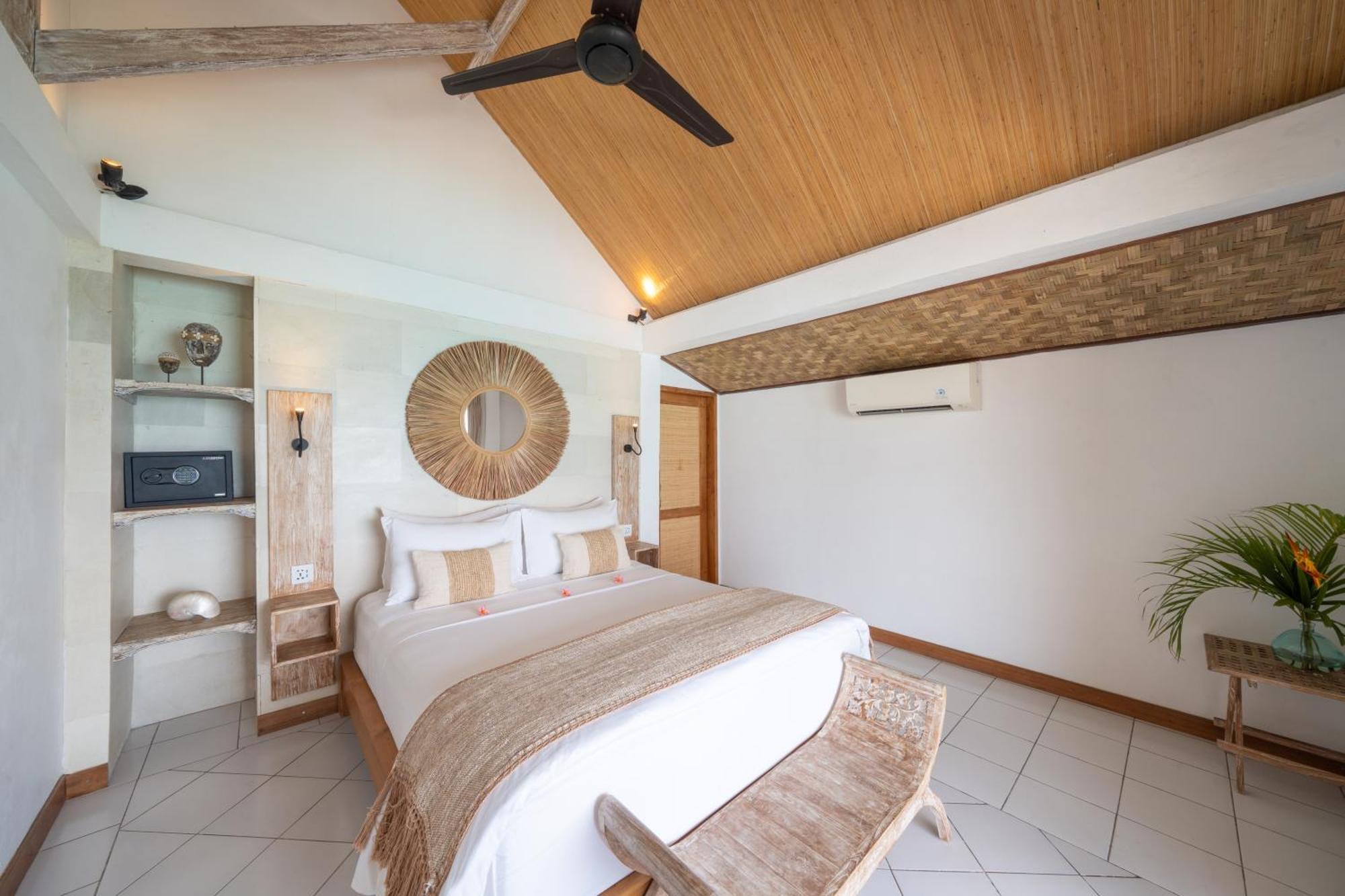 Aman - Oceanfront Villa *