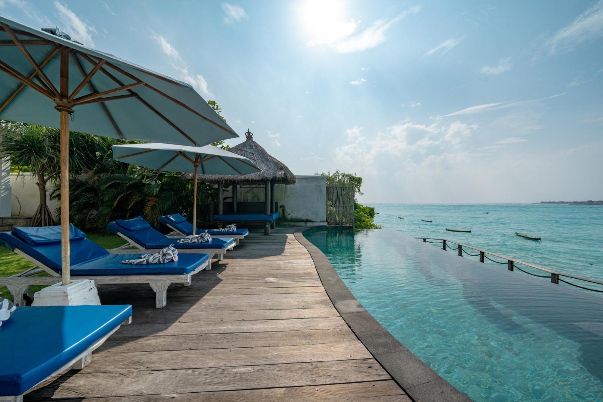 Villa Ceningan Beachside