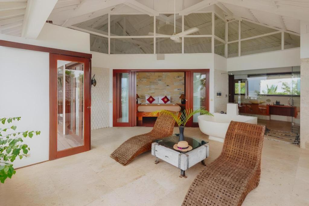 Batu Karang Lembongan & Resort 4*