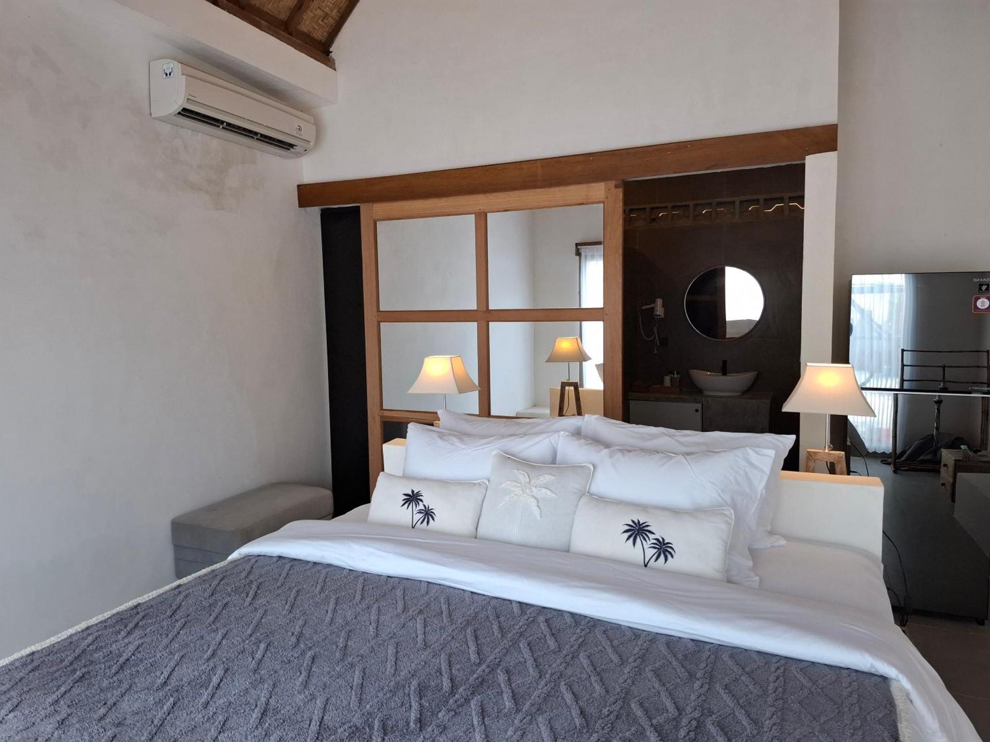 Giyor Villa *