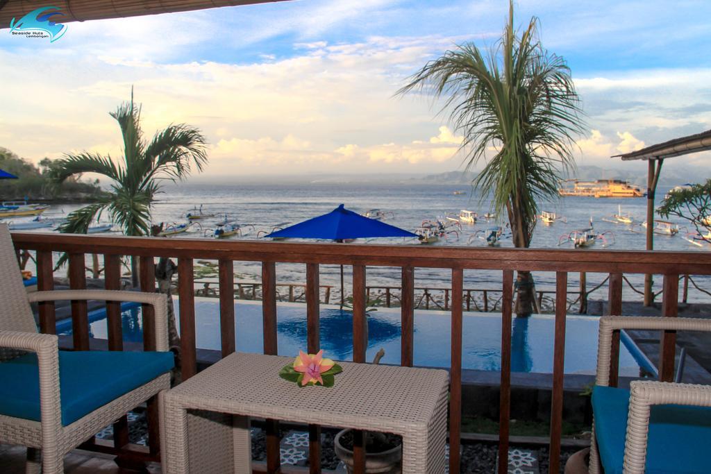 Seaside Huts 3*