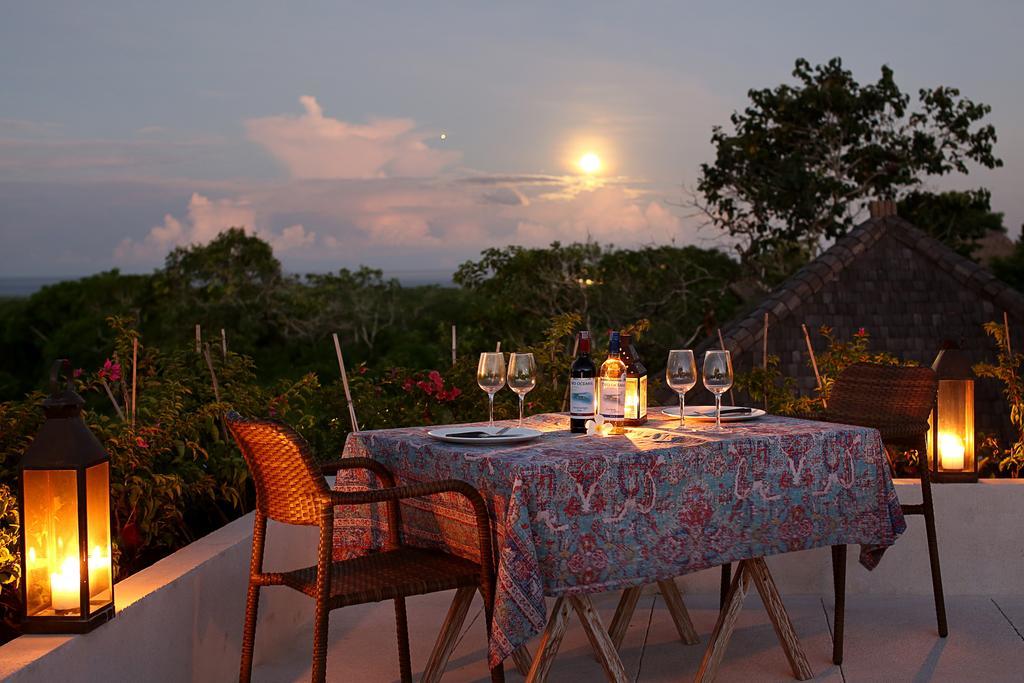 353 Degrees North * Nusa Lembongan (Bali)
