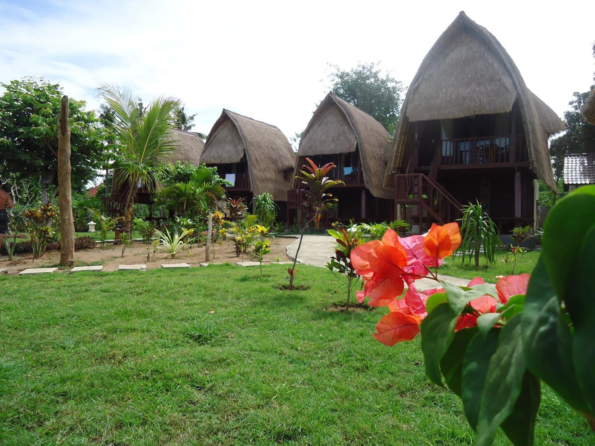 Taman liburan Abian Huts Dream 3*