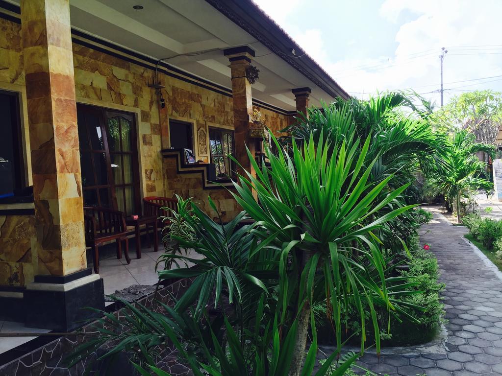Homestay The Deny's Huts *