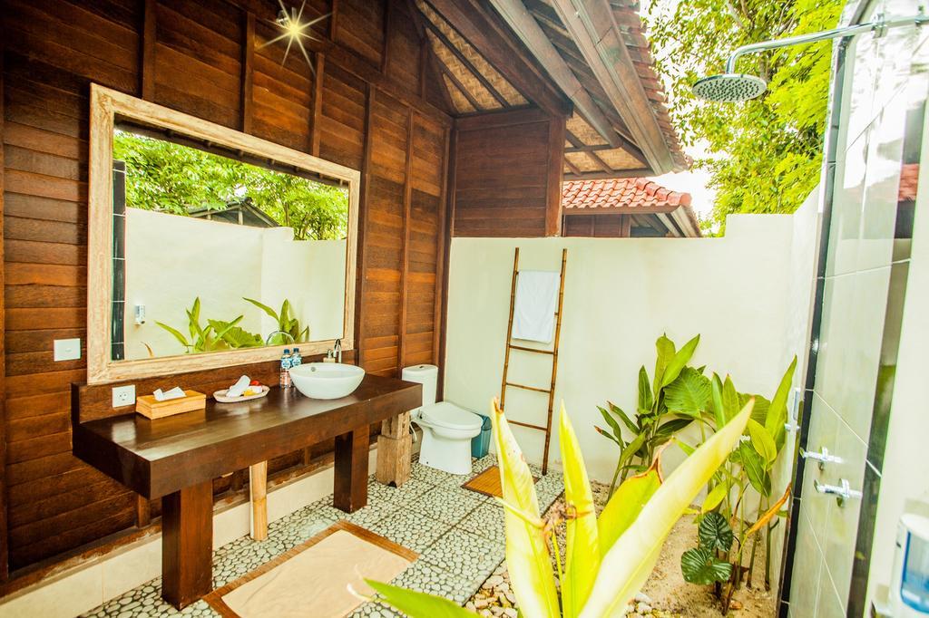 Dini D'nusa 4*