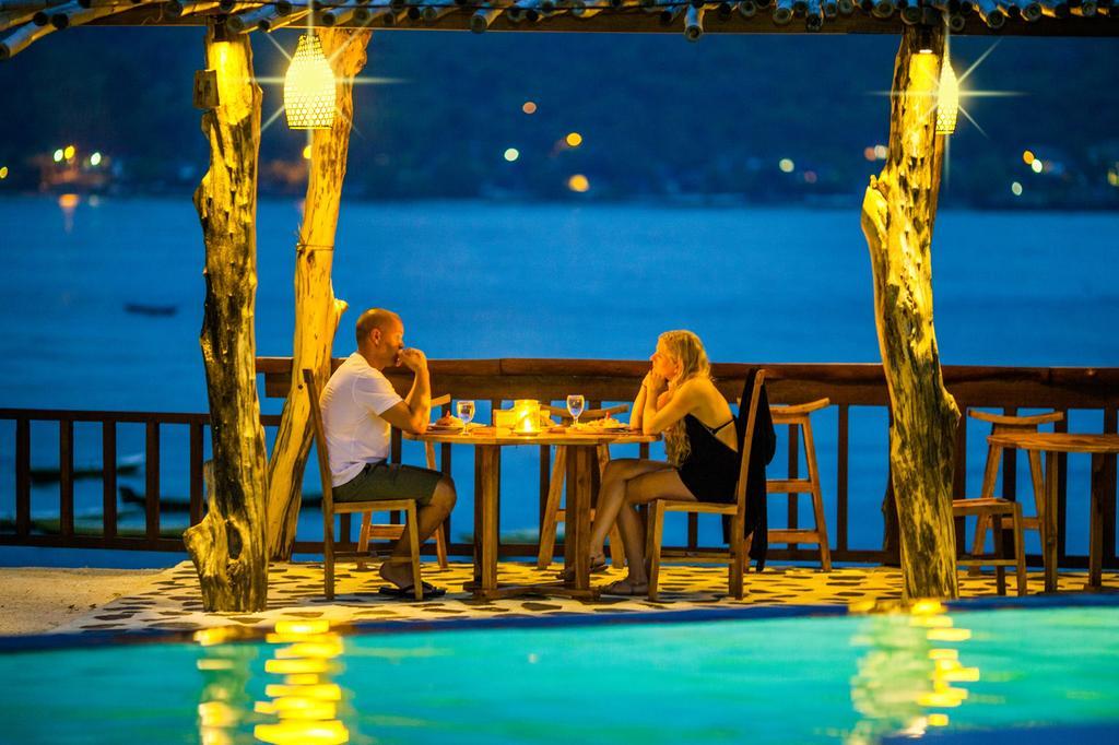 Dini D'nusa Holiday park 4*
