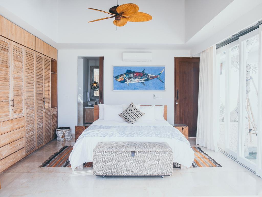 353 Degrees North Villa