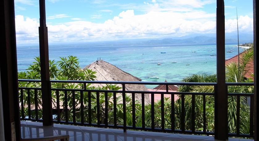 Reef Hotel 3*