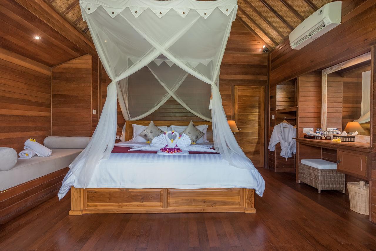 Royal Retreat Villa's 3*