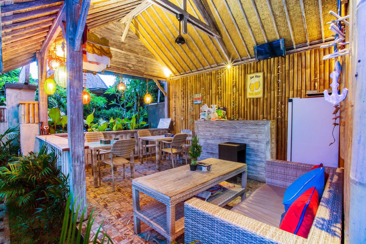 The Syron Huts 3*