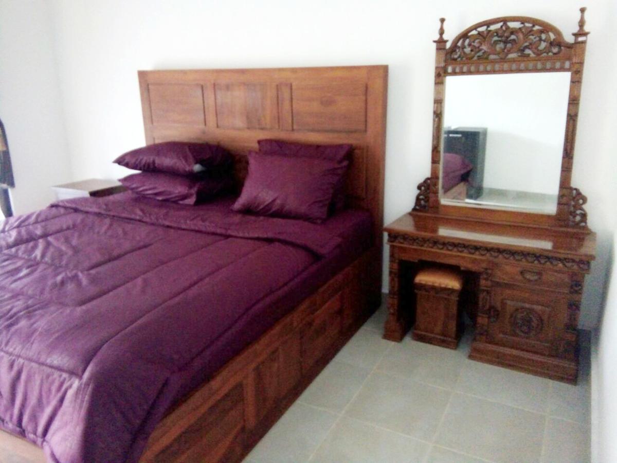 Belongs Beach Bungalow Homestay