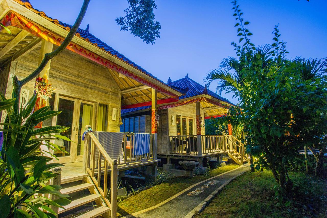 Lotus Garden Huts 3*