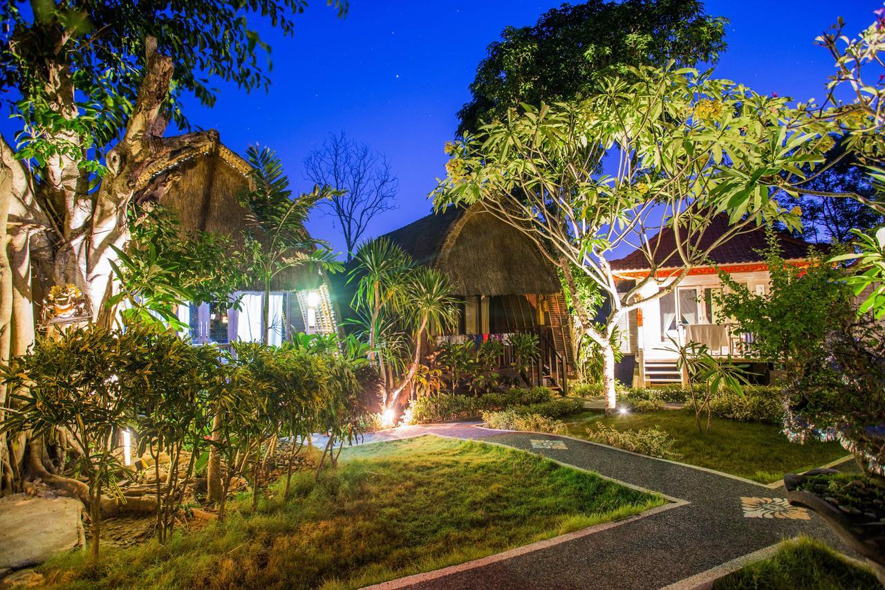 Lotus Garden Huts Holiday park