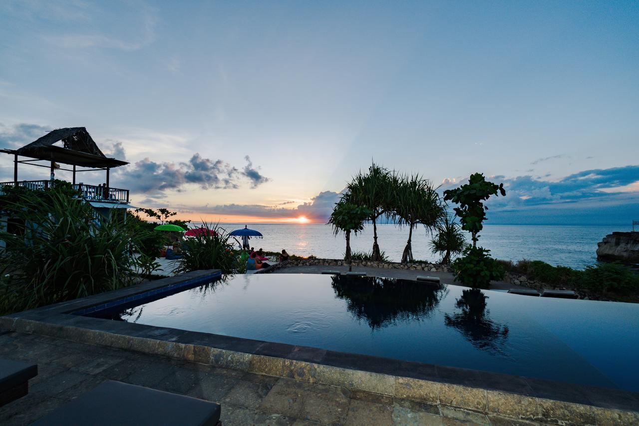 Dodol Cliff Sunset Nusa Lembongan (Bali)
