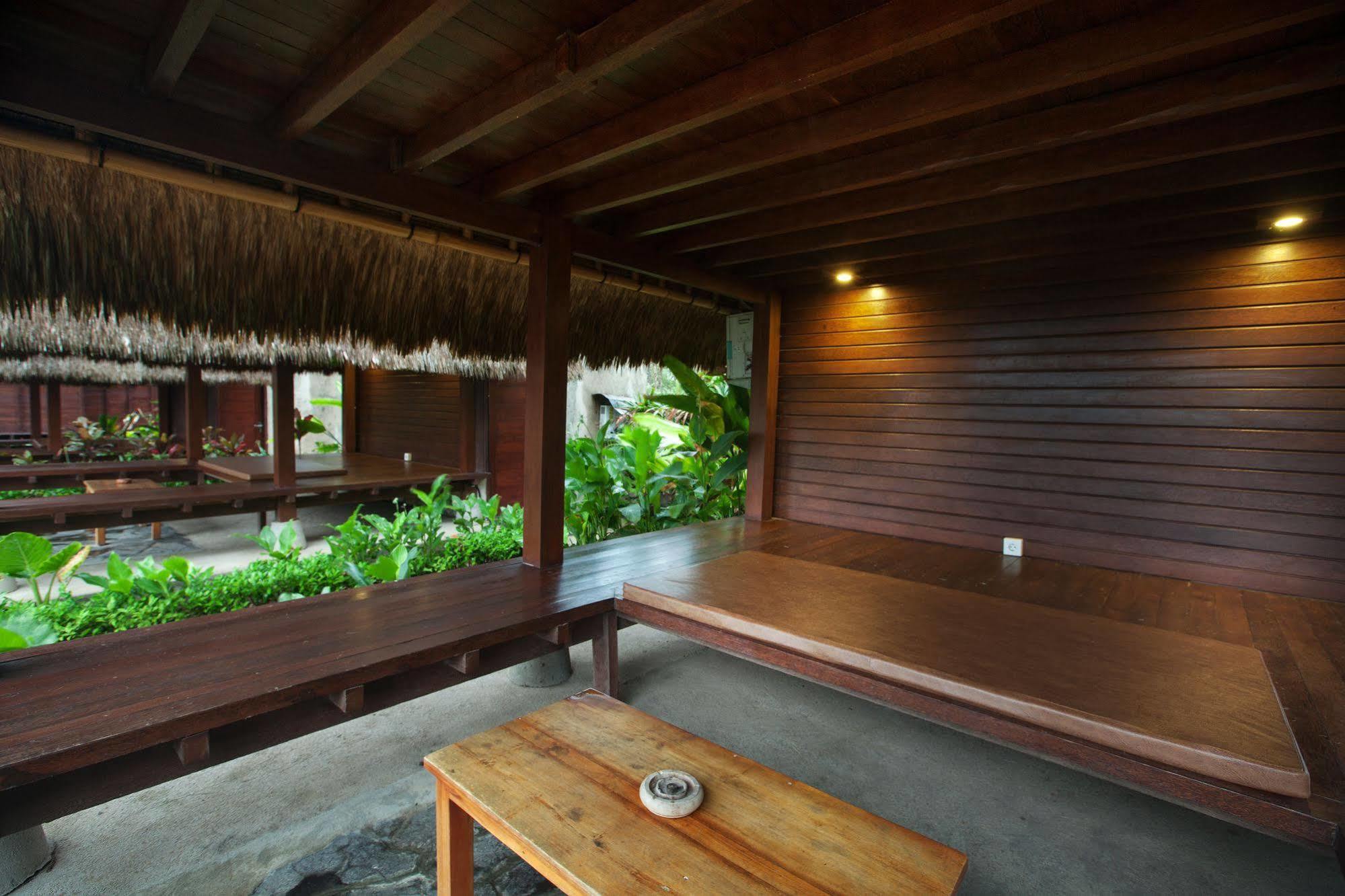 Abian Huts Dream 3*