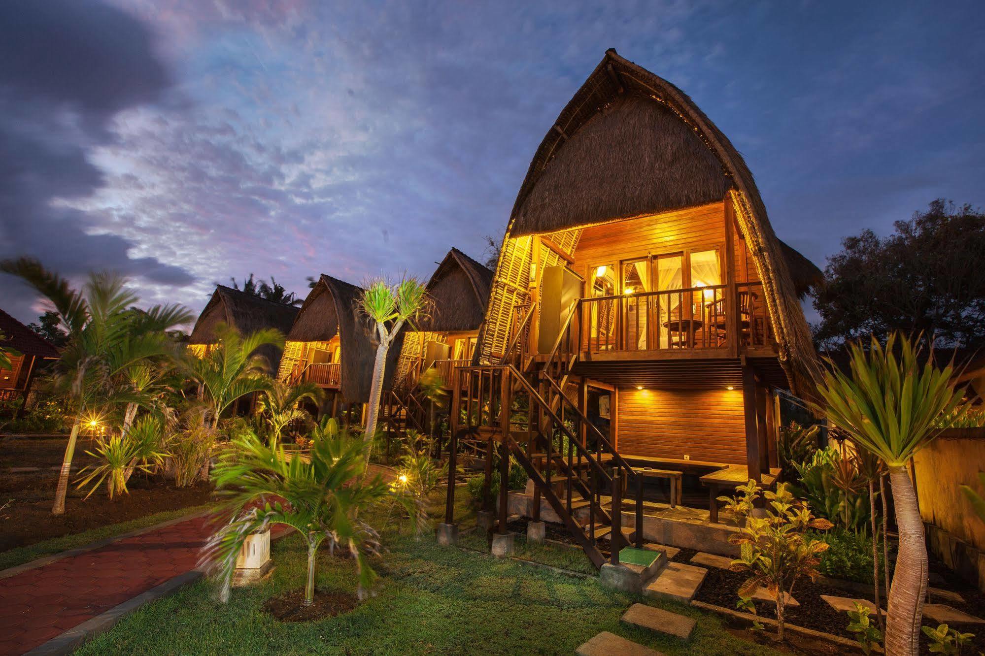 Taman liburan Abian Huts Dream 3*