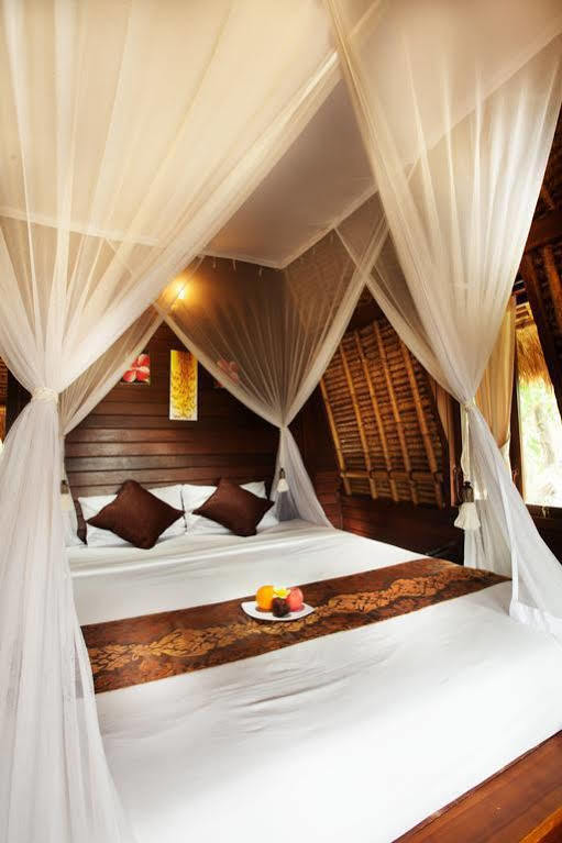 Abian Huts Dream 3*