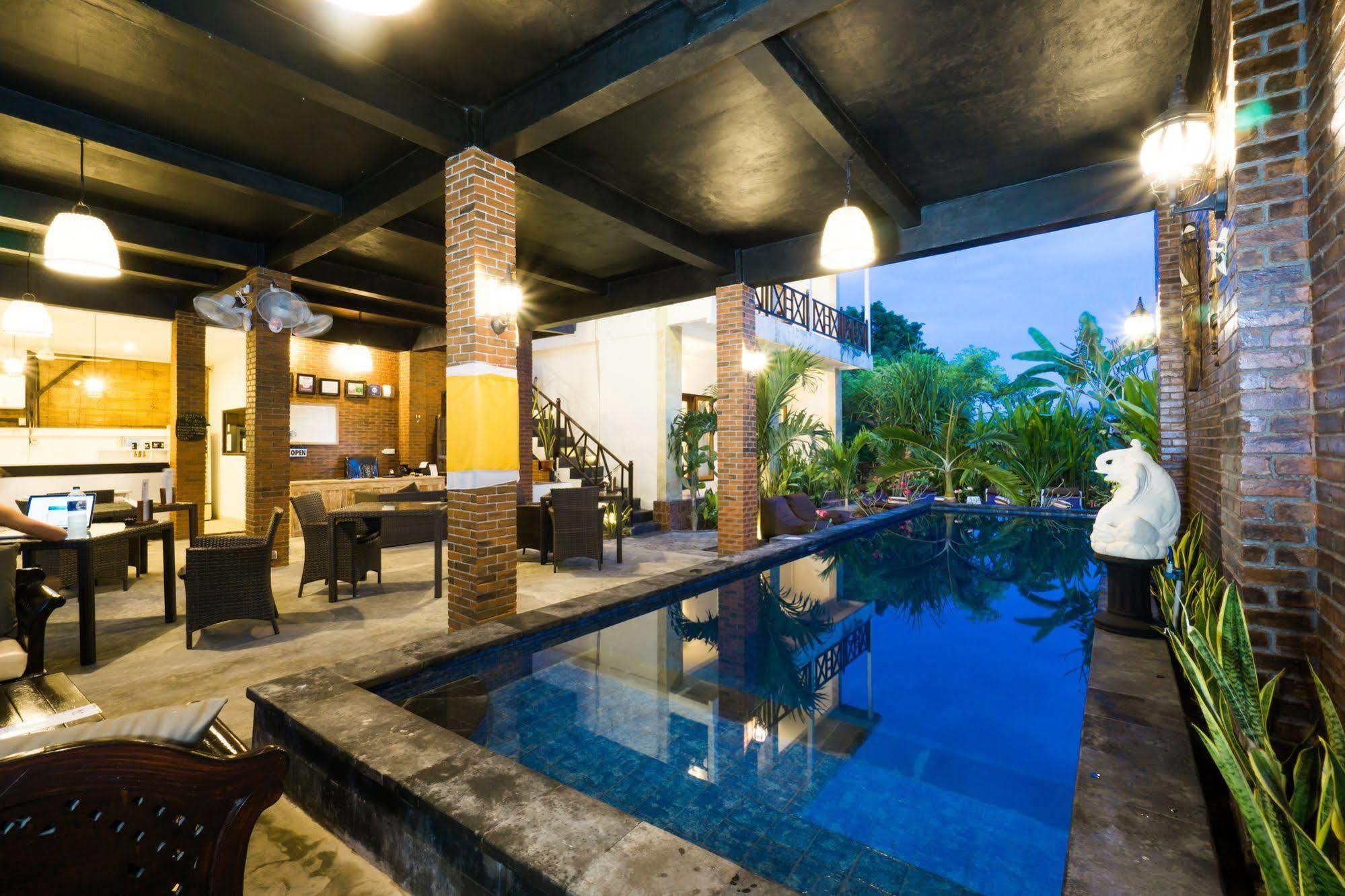 Nyuh Gading Homestay *