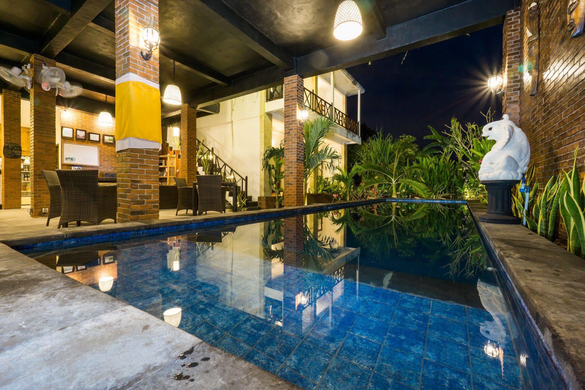 Homestay Nyuh Gading *
