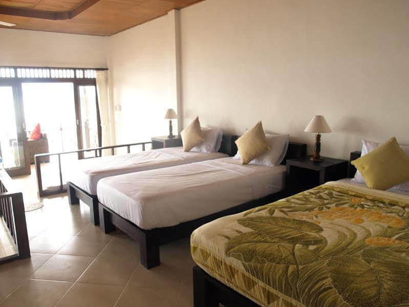 Reef Hotel 3*