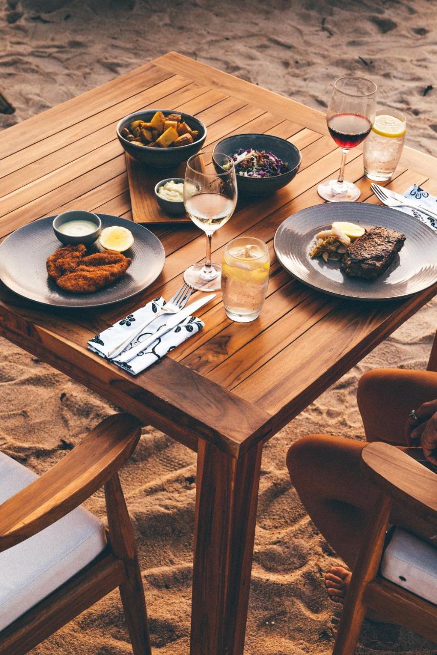 Ohana's Beachfront & Club 4*