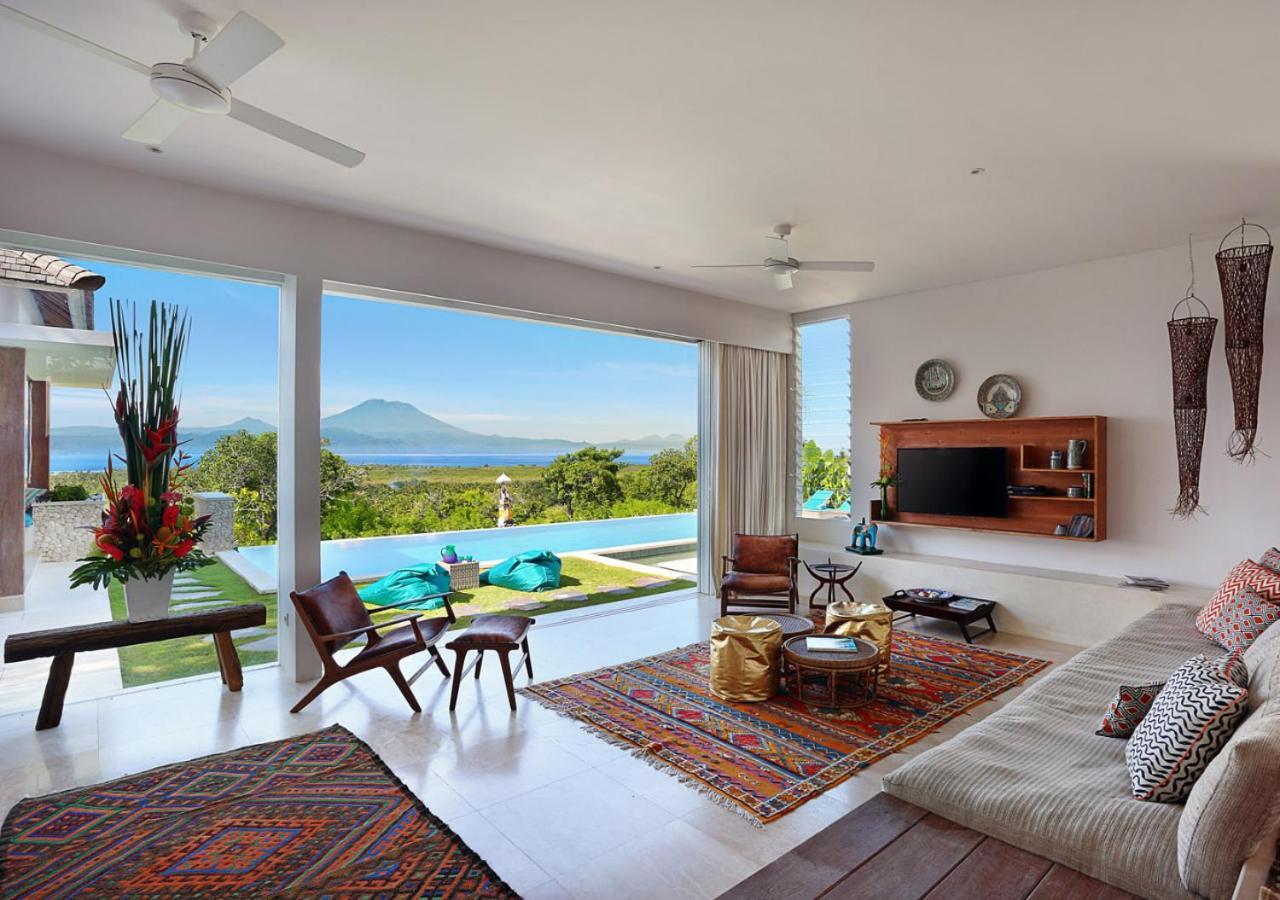 353 Degrees North Villa