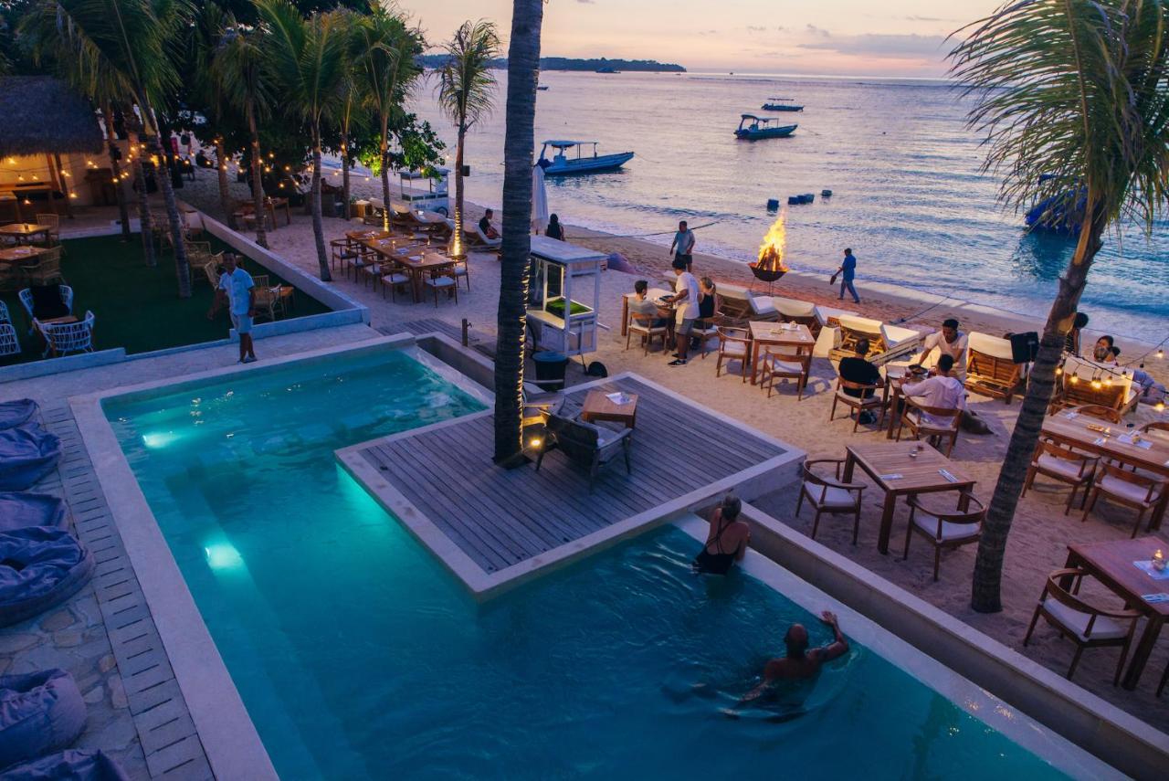 Ohana's Beachfront & Club