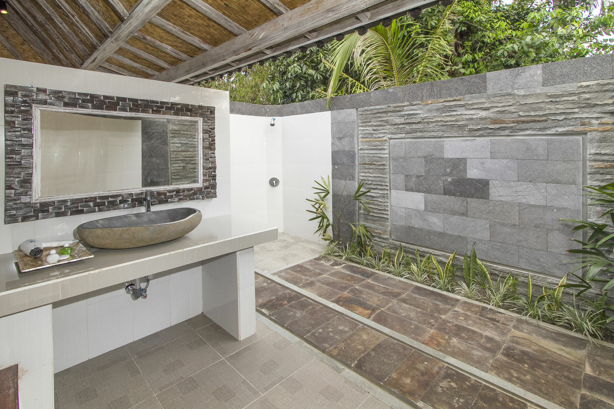Hotel The Palm Grove 4*