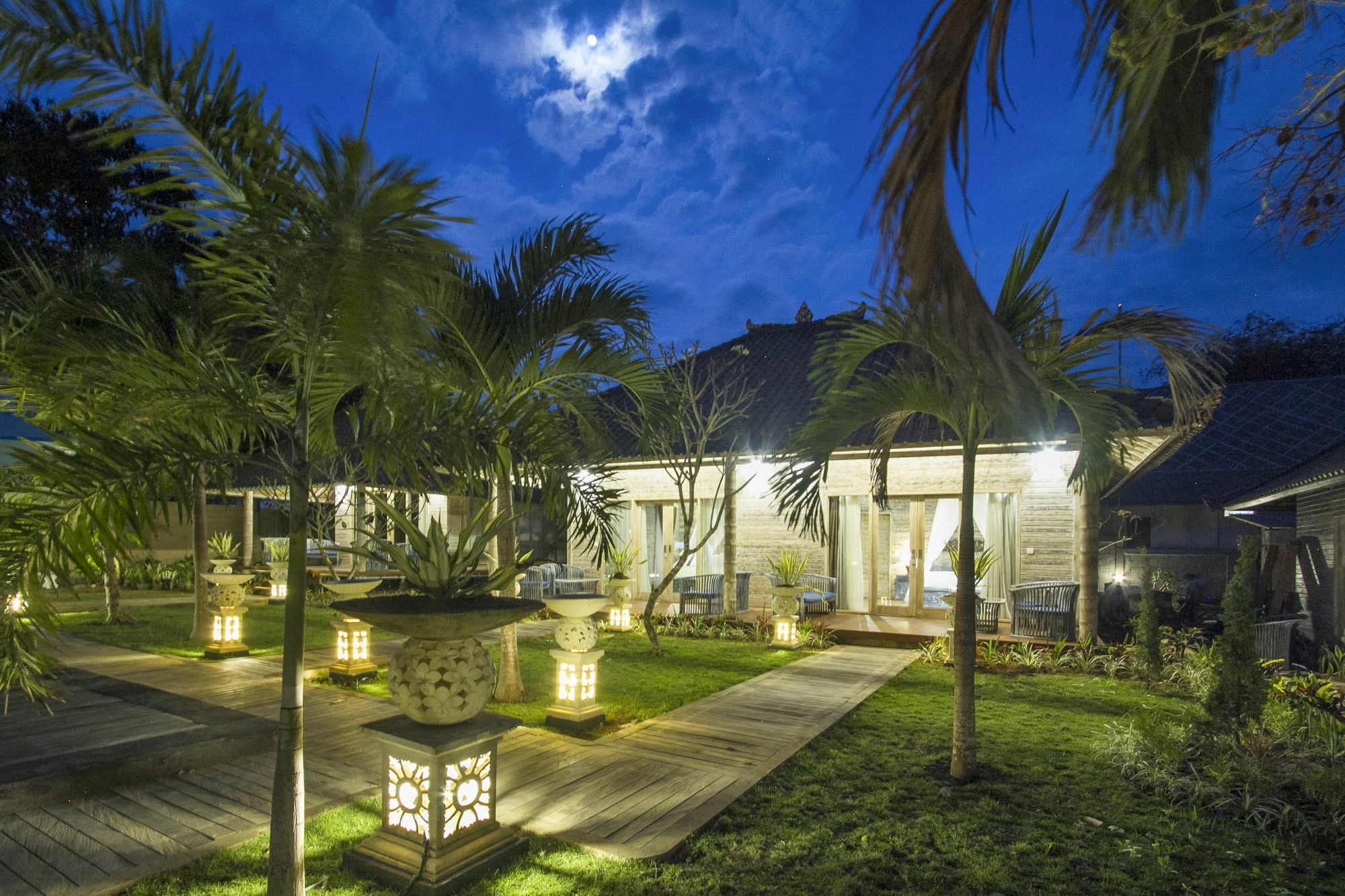 Hotel The Palm Grove