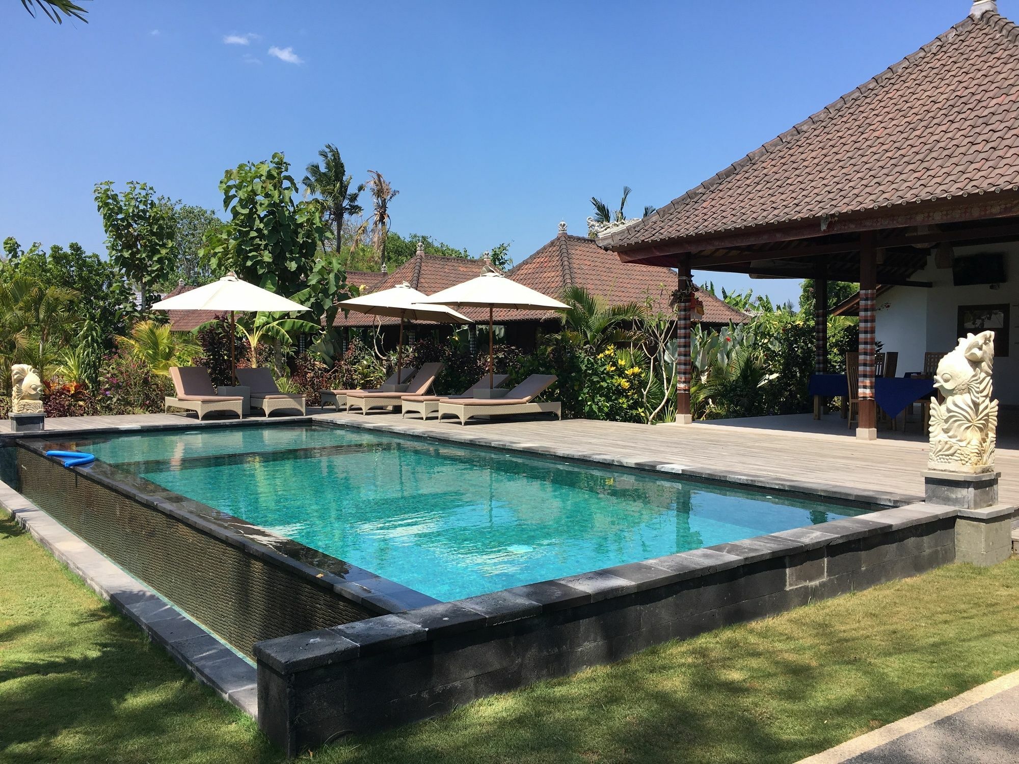 The Niti Hut's 4*
