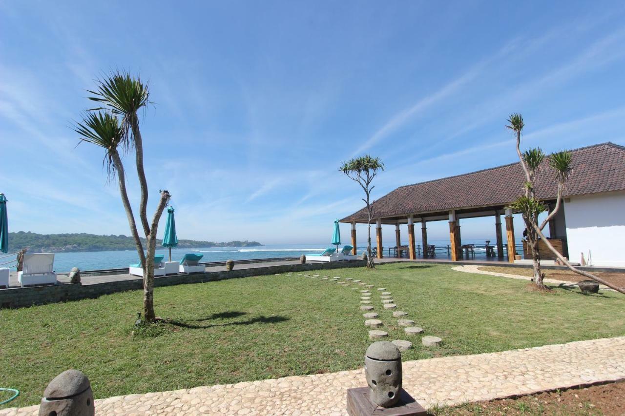 Taman liburan Ombak Bay