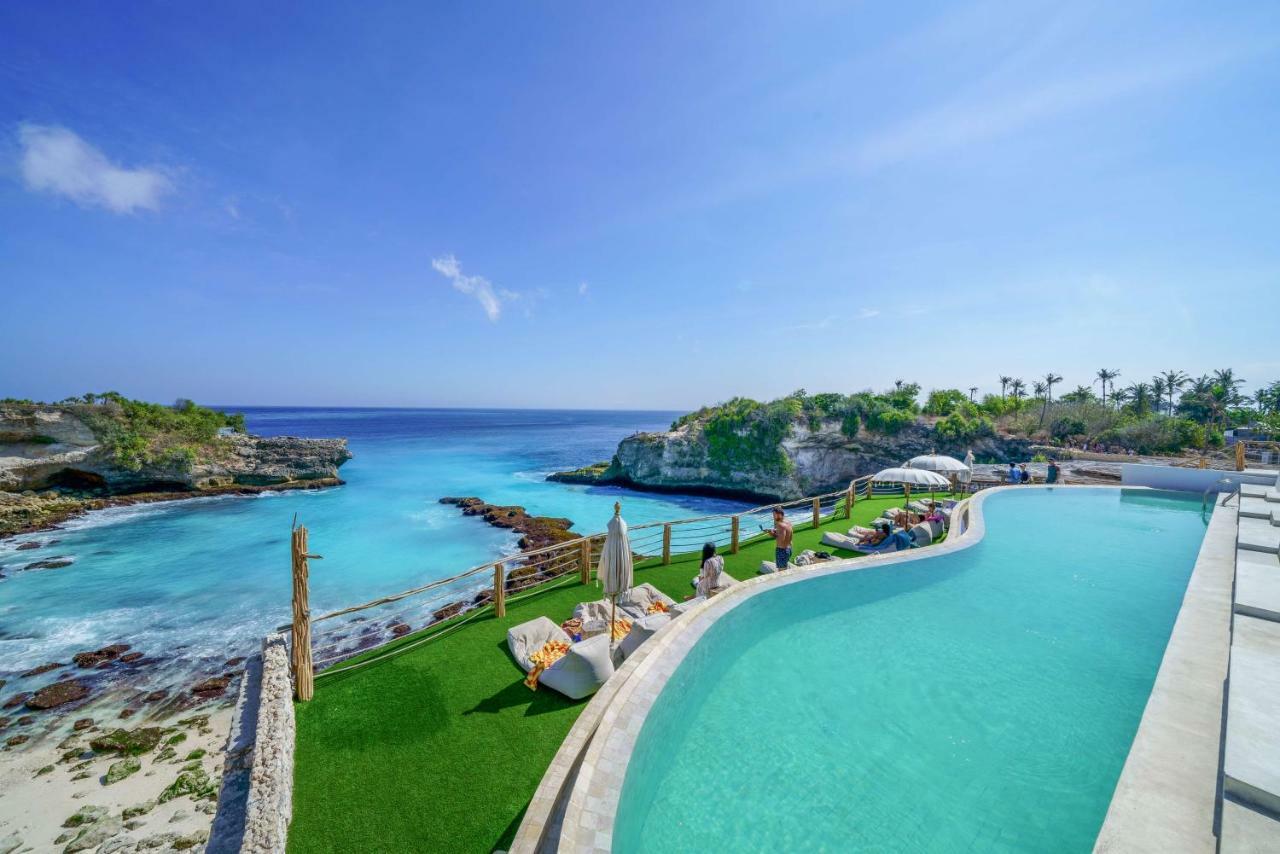 Blue Lagoon Avia Resort