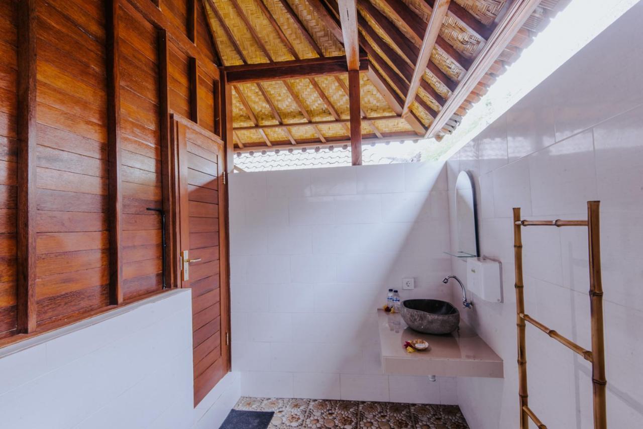 Sunday Huts 3*