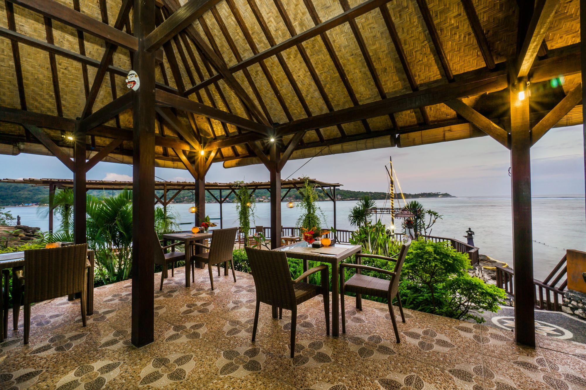 Laguna Reef Huts 4*