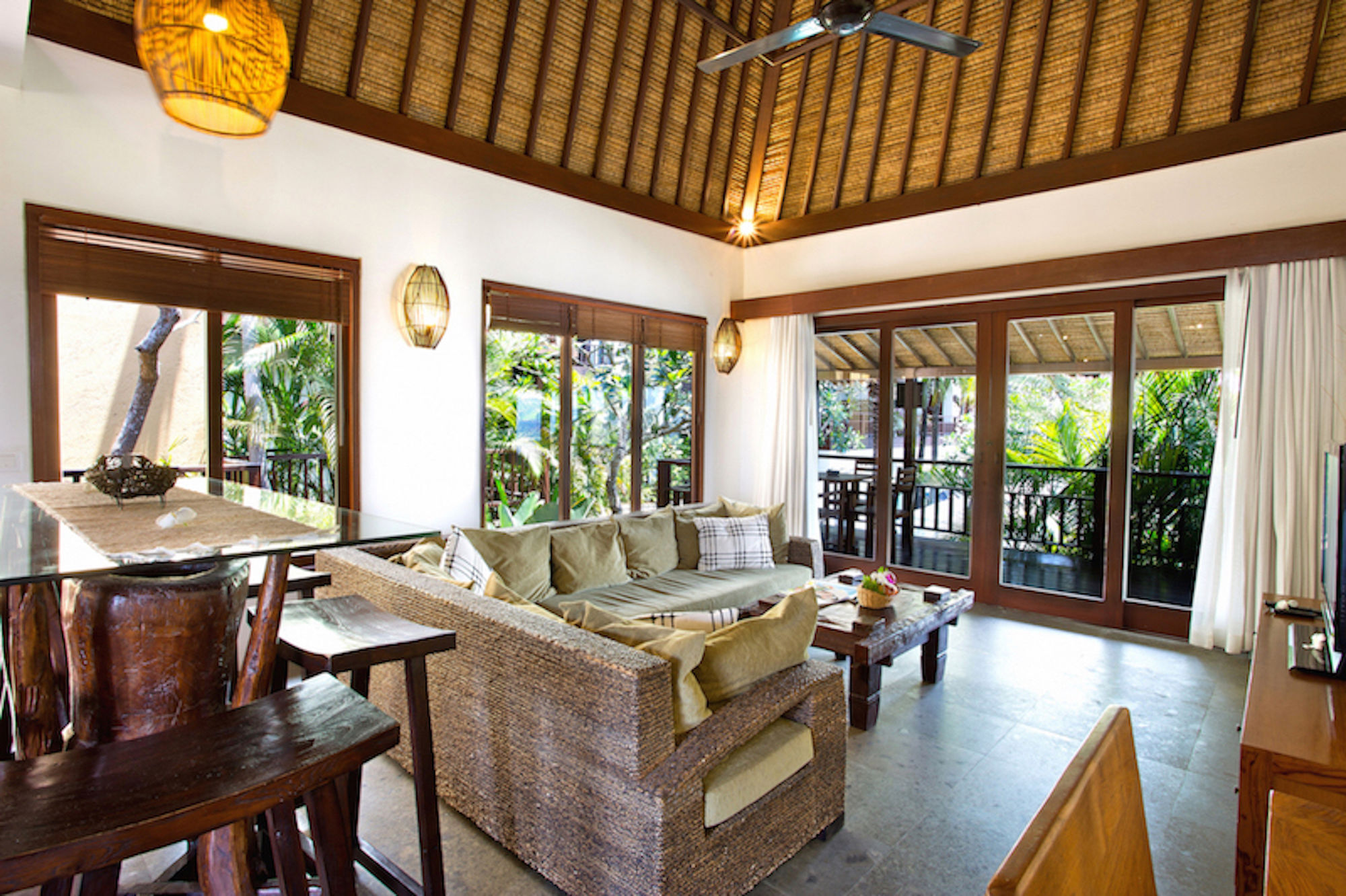 Batu Karang And Hotel Nusa Lembongan (Bali)