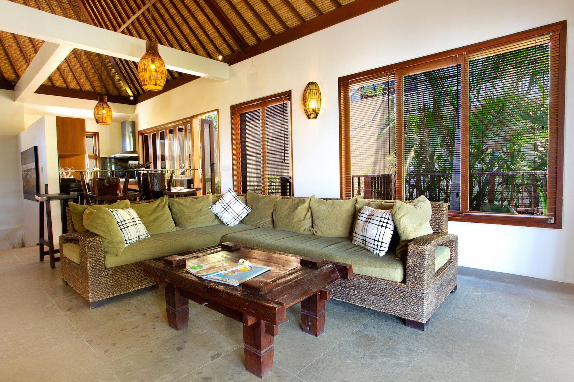 Batu Karang And Hotel Nusa Lembongan (Bali)