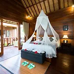 Bale Gede Lembongan