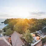 Villa Waru One