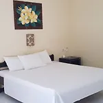 Segara Beach Inn