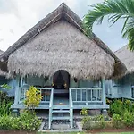 Ts Hut Lembongan
