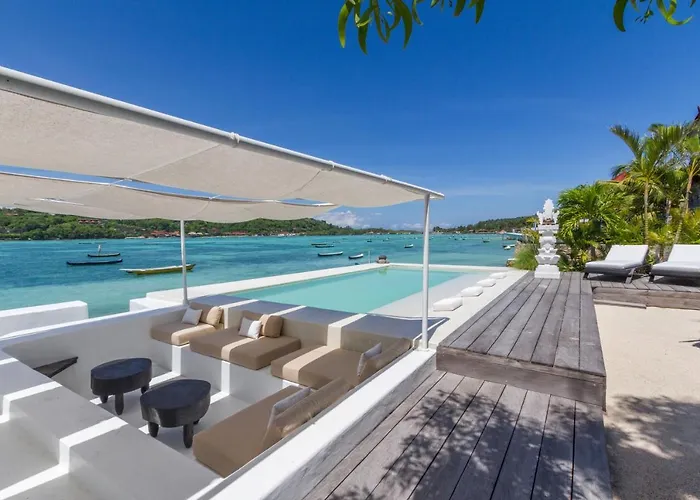 Villa Lagoon - Elegant & Absolute Beachfront In Nusa Ceningan
