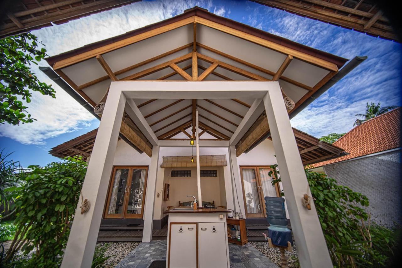 Bed & Breakfast Living Lembongan