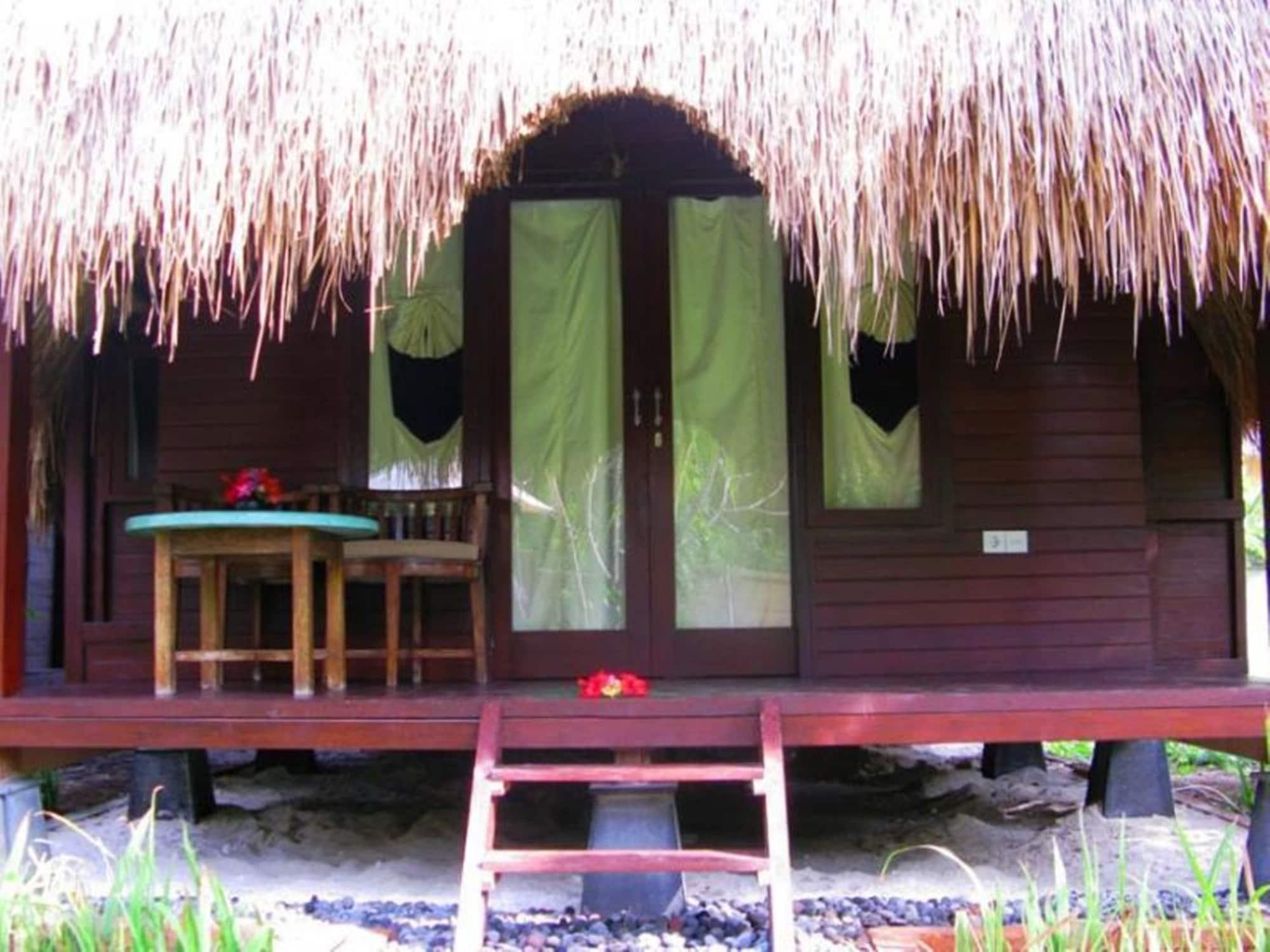 Ts Hut 4*