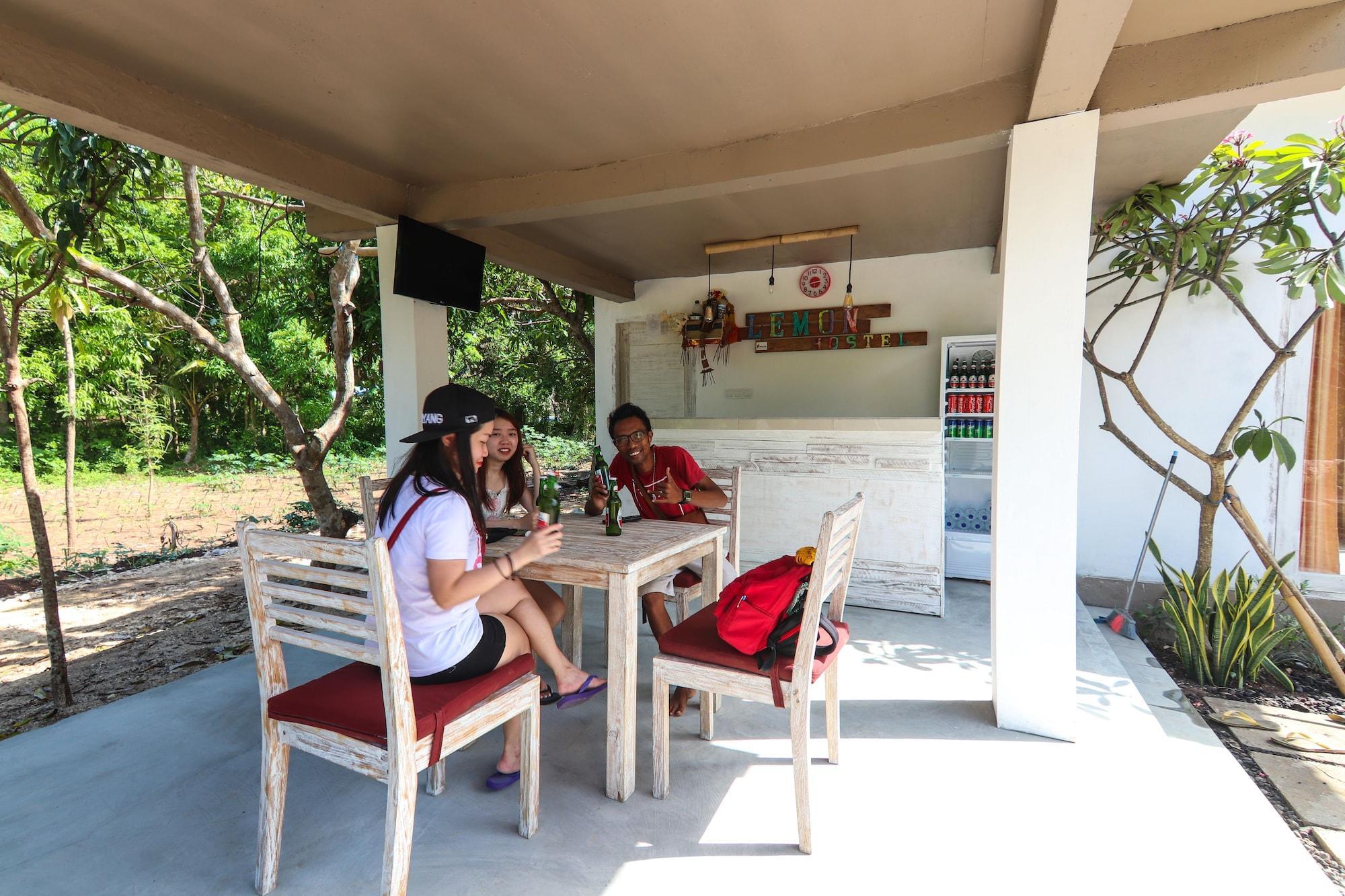 Castaway Island Hostel *