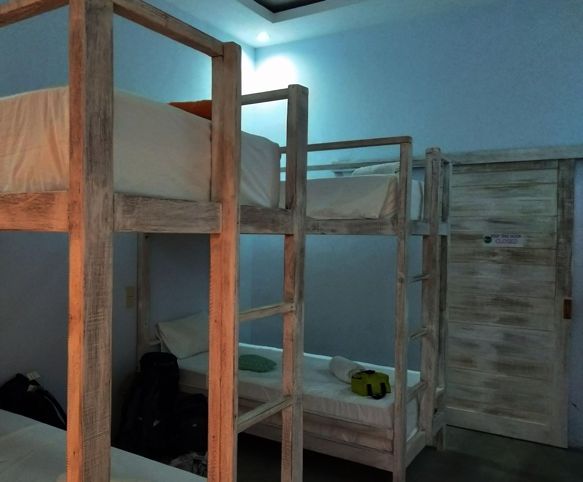 Hostel Castaway Island