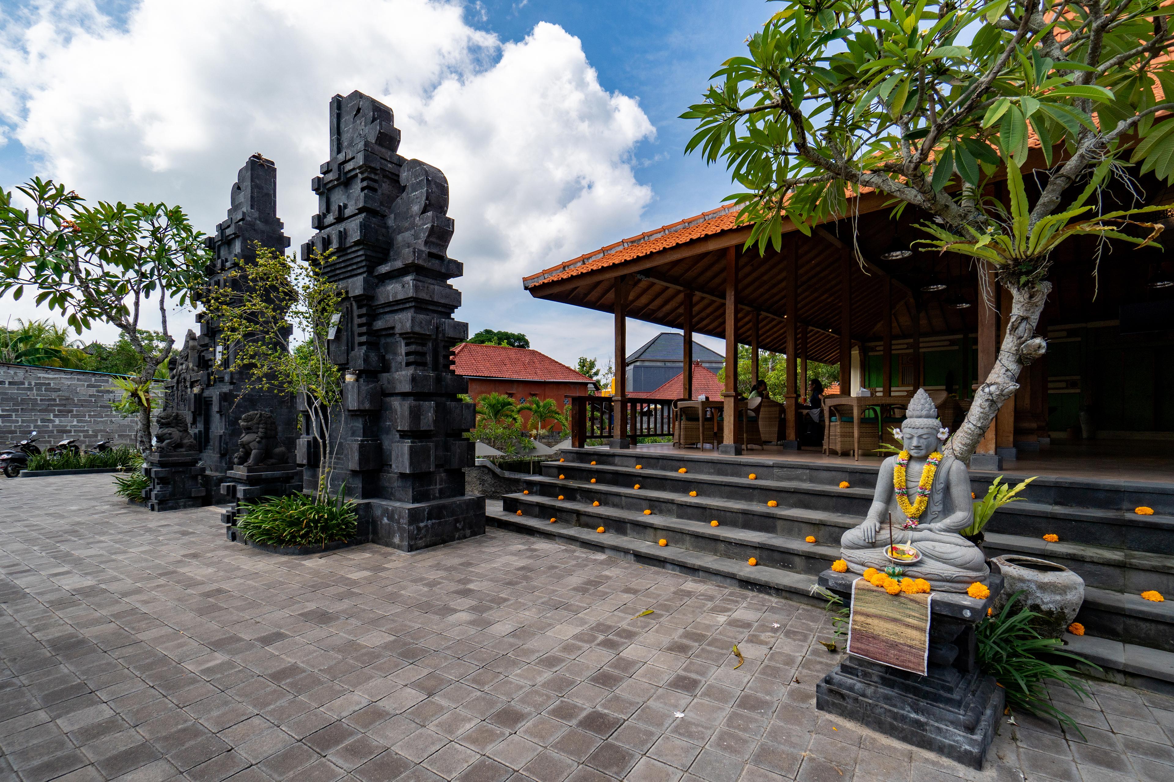 Bale Gede Holiday park 4*