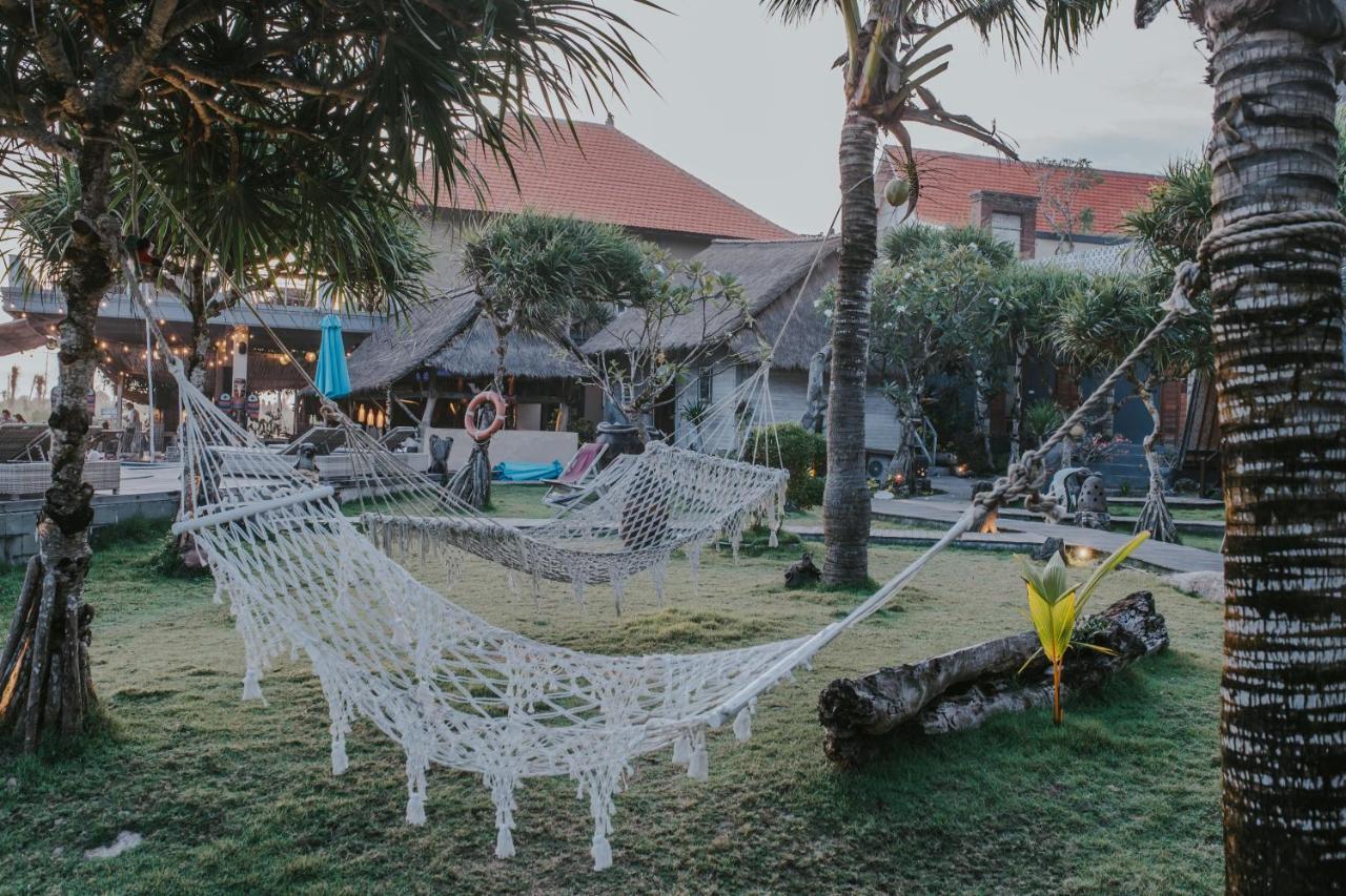 Dream Huts Resort 4*