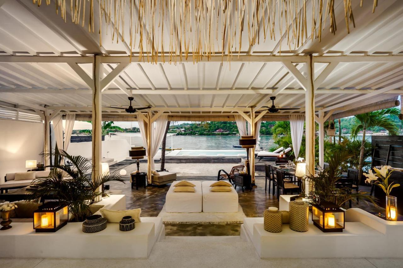 Lagoon - Elegant & Absolute Beachfront In Nusa Ceningan Villa