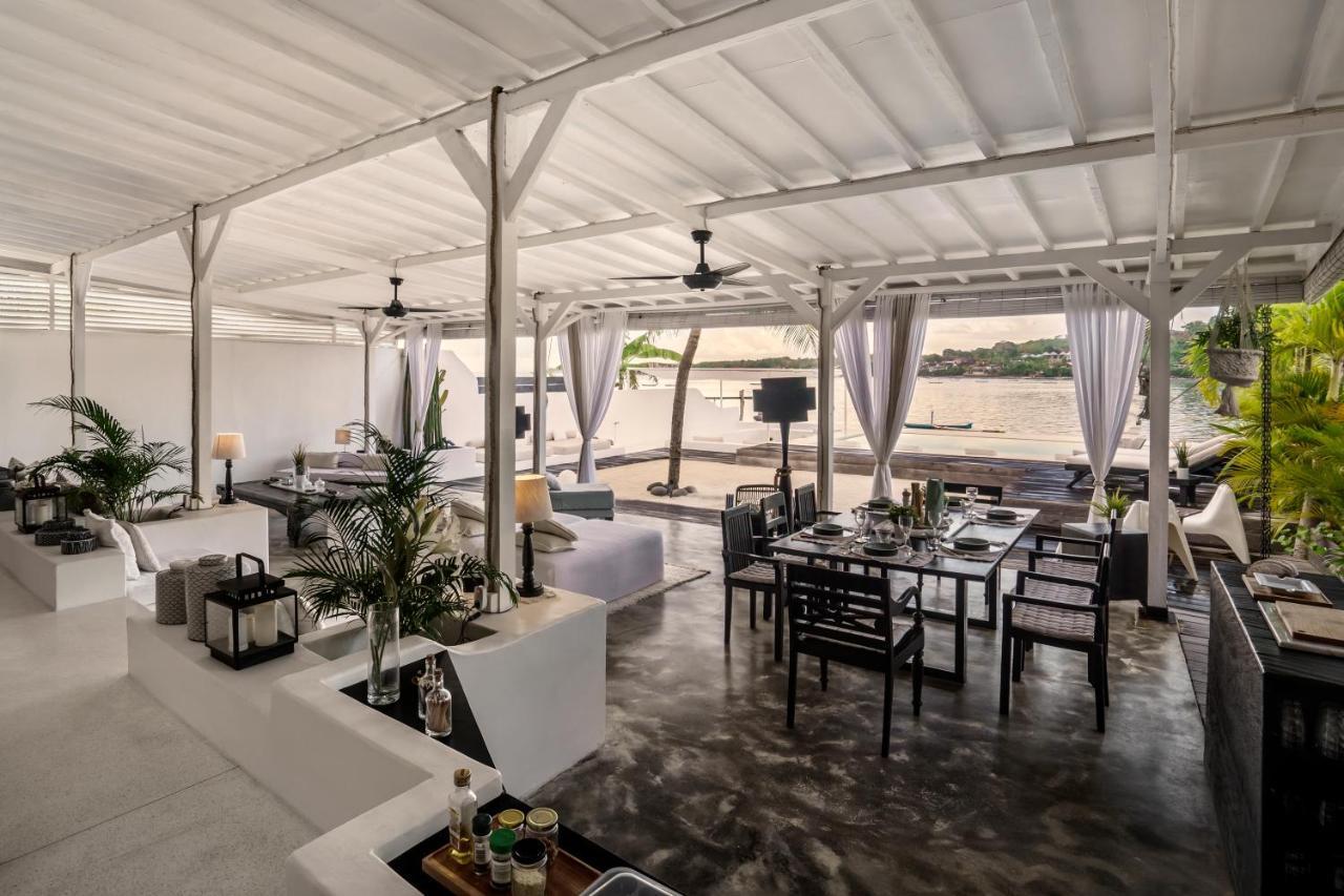 Lagoon - Elegant & Absolute Beachfront In Nusa Ceningan Villa *