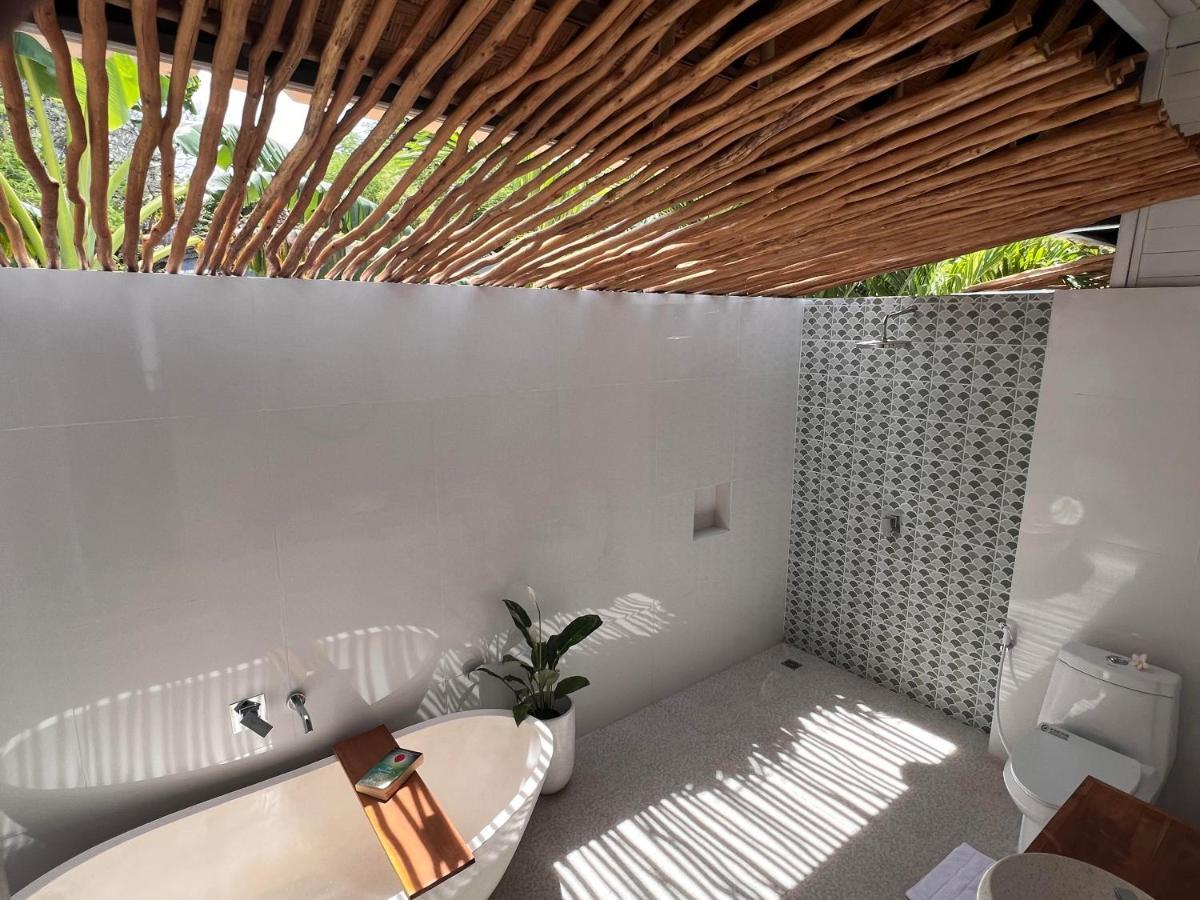Mista Ceningan's Previously The Kubu 221 Holiday park Nusa Lembongan (Bali)